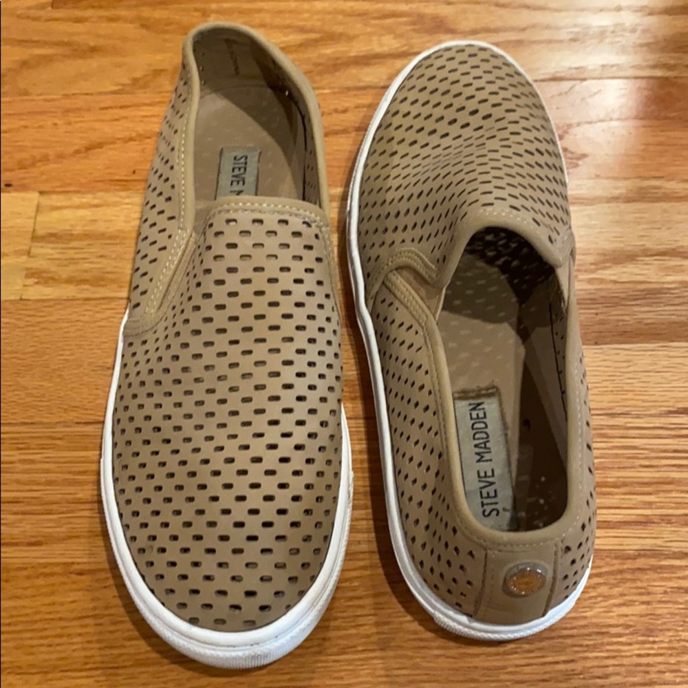 Women’s flats